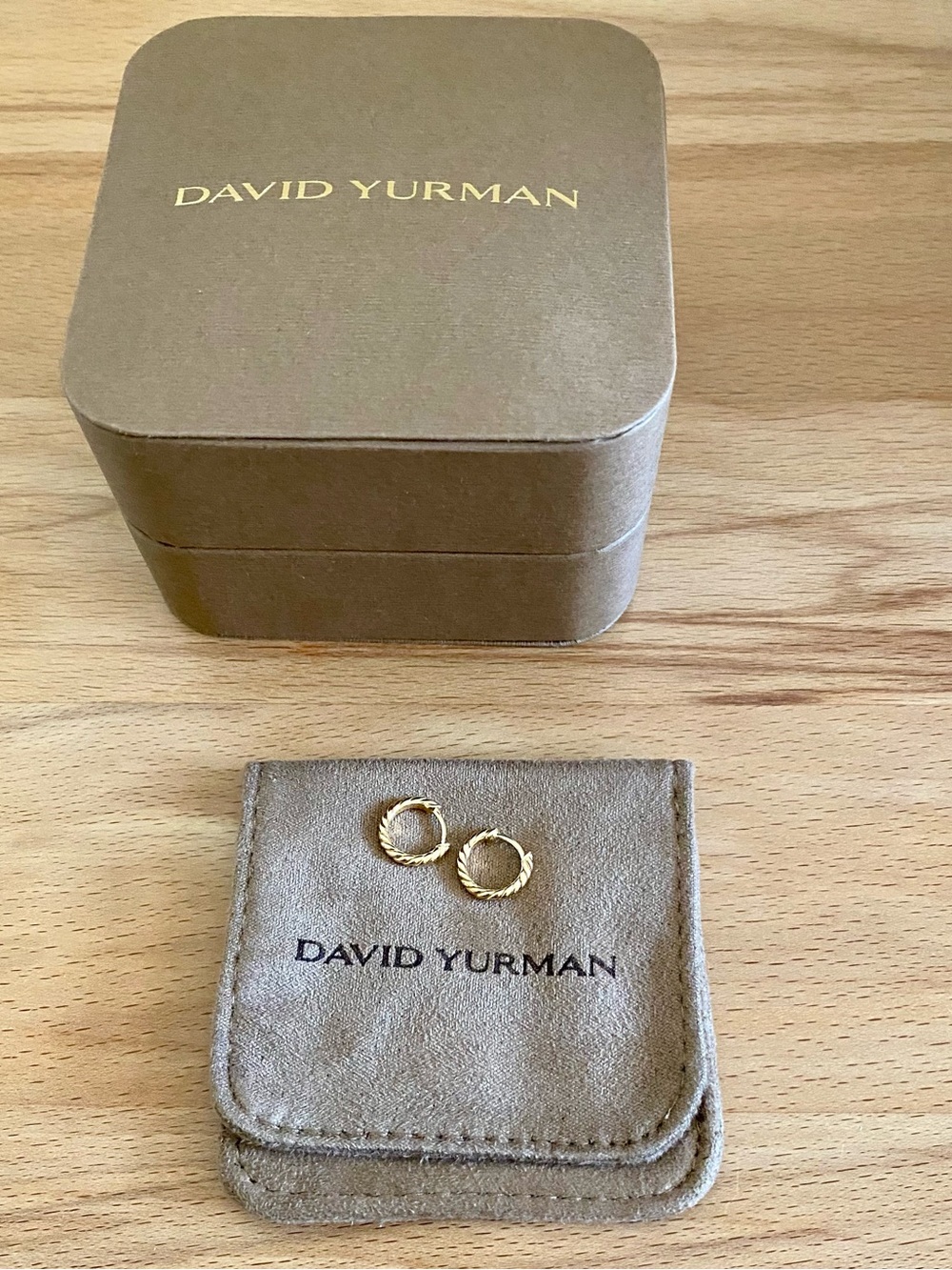 DAVID YURMAN Sculpted Cable Huggie Hoop Earrings 18K Yellow Gold 10.7mm - Picture 5 of 7